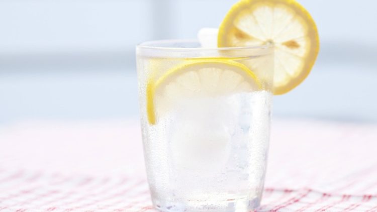 Four Ridiculously Easy Tips To Increase Your Water Intake!